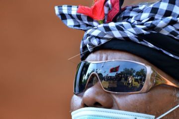 Pecalang turut amankan aksi unjuk rasa di Bali