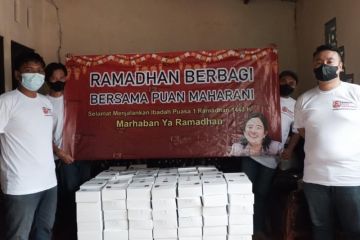 Relawan Puan Maharani berbagi ribuan takjil di wilayah Jawa Timur