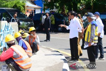 Presiden tinjau pelaksanaan program padat karya di Cirebon