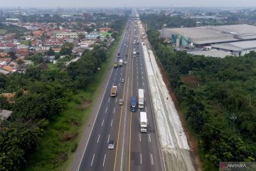 Pelebaran jalan tol Jakarta - Cikampek