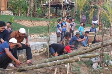 Malam likuran Ramadhan di Lingga dimeriahkan perlombaan meriam bambu