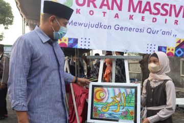 Wali Kota Kediri apresiasi karya kaligrafi peserta Quran Massive