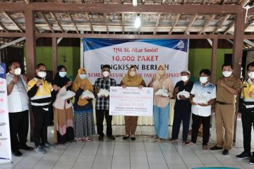 Ramadhan berbagi, Semen Indonesia salurkan 33 ribu paket sembako