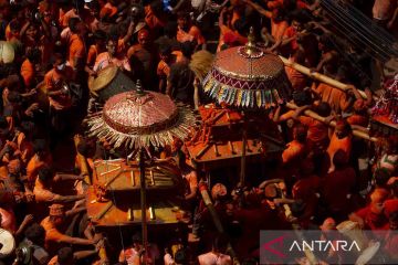 Kemeriahan Festival Sindoor Jatra di Nepal