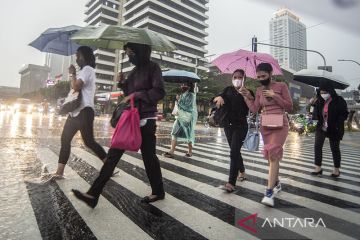 Rabu, hujan berpetir diprediksi guyur sebagian Jakarta