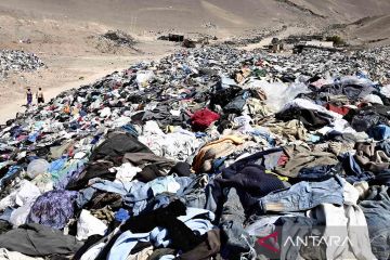 Kuburan pakaian bekas di Gurun Atacama