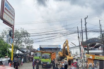 Manajemen Alfamart tanggung pengobatan dan santuni seluruh korban