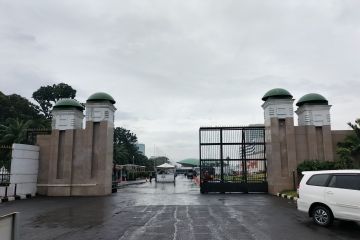 Ratusan polisi jaga Gedung Parlemen menjelang demo mahasiswa