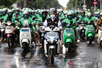 Konvoi 100 pengemudi ojek daring perempuan peringati hari Kartini