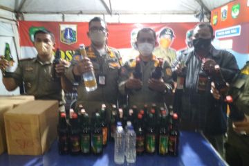 Satpol PP Taman Sari sita 120 botol miras ilegal dari pedagang jamu