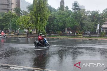 Sebagian Jakarta diprakirakan diguyur hujan pada Jumat siang