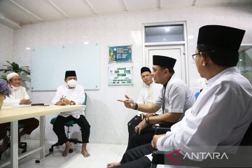 Entaskan warga miskin, Wali Kota Surabaya gandeng Masjid Al Falah