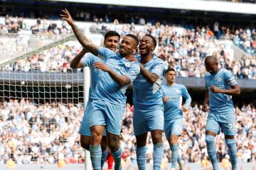 Gabriel Jesus cetak empat gol saat Man City bantai Watford 5-1