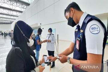 6.568 pemudik melintas di Bandara Internasional Syamsudin Noor