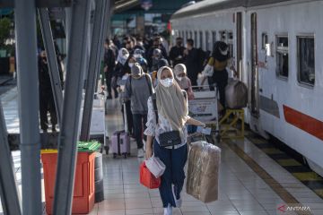 Stasiun Kertapati Mulai Dipadati Pemudik