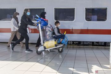Stasiun Kertapati Mulai Dipadati Pemudik