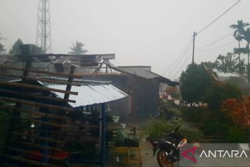 Angin puting beliung landa Desa Panjo Kabupaten Poso