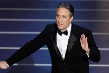 Jon Stewart terima penghargaan Mark Twain Prize