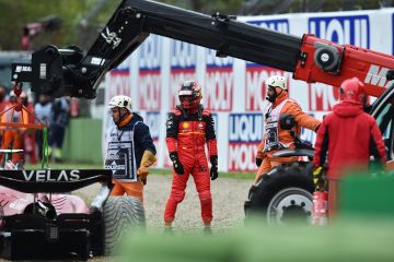 Tiada perasaan kesal kepada Ricciardo, kata Sainz setelah DNF di Imola