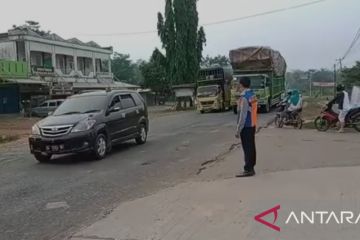 Jalan Lintas Timur Palembang - Betung kembali lancar
