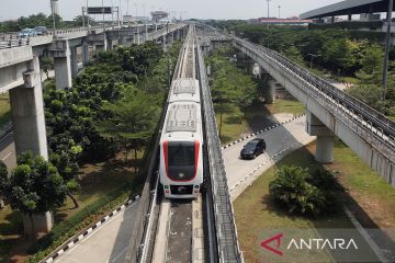 Kereta layang bandara kembali beroperasi