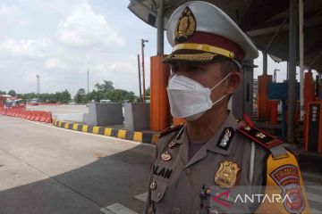 Polresta Cirebon siagakan petugas di gerbang tol saat ganjil genap