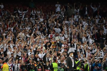 Suporter Eintracht bersiap banjiri kandang West Ham