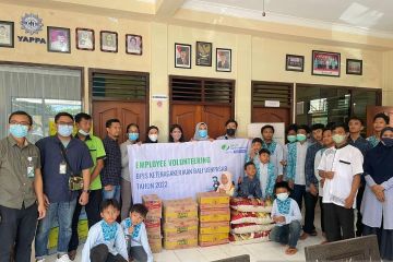 BPJAMSOSTEK Denpasar berbagi sembako untuk anak-anak panti asuhan