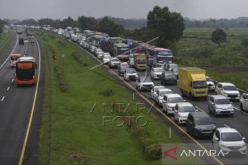 Jalan Tol Cikopo Paliimanan Mulai Dipadati Pemudik