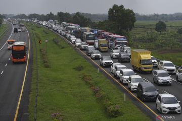 Jalan Tol Cikopo-Palimanan mulai dipadati pemudik