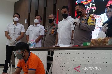 Polisi Gresik ungkap penggelapan uang Rp2 miliar