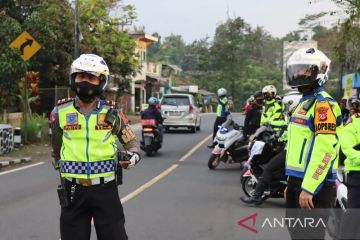 Polisi beberapa kali berlakukan satu arah atasi kemacetan di Garut