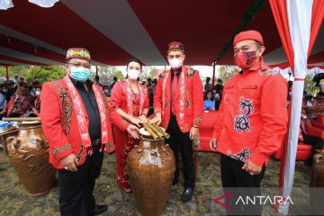 Bupati Landak buka Ritual Naik Dango