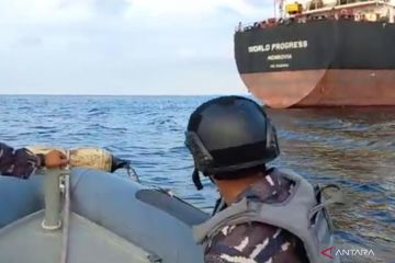 TNI AL tangkap kapal tanker bermuatan palm oil