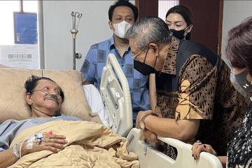 SBY jenguk Hendropriyono sakit DBD di RSPAD