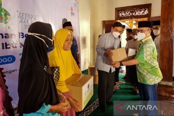 Kemnaker salurkan sembako ke masyarakat untuk berbagi berkah Ramadhan