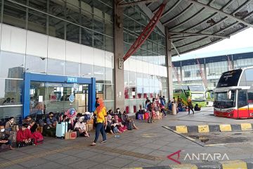 Rekayasa tol satu jalur picu keterlambatan bus di Terminal Pulogebang