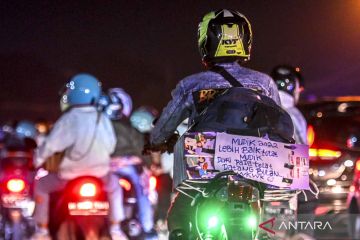 Pemudik bersepeda motor dominasi jalur Simpang Jomin pada H-2 lebaran