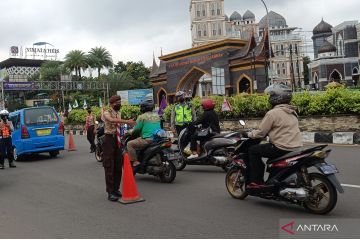 Suka cita anak Pramuka ikut awasi arus mudik