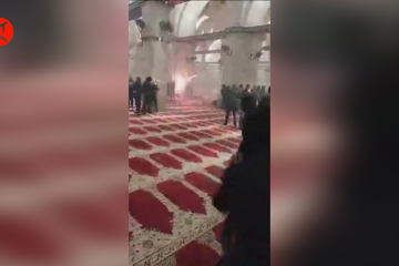 Bentrok di Masjid Al-Aqsa, 152 warga Palestina terluka