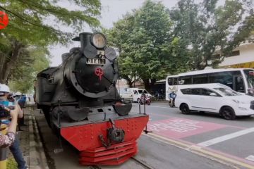 Delegasi TIIWG G20 Solo berkeliling kota dengan kereta uap