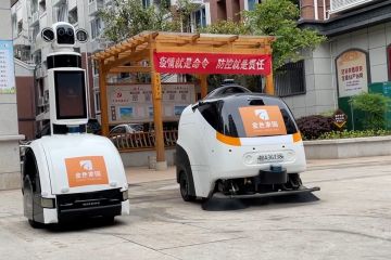 Dua robot butler mulai melayani di Fuzhou China