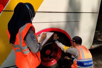 Jelang mudik lebaran, puluhan bus di Pandeglang diuji kelaikan