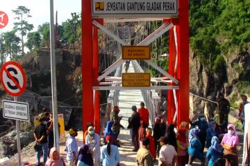 Jembatan gantung Lumajang - Malang mulai difungsikan