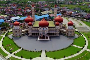 Melihat keindahan Masjid Agung Baitul Makmur di Aceh Barat