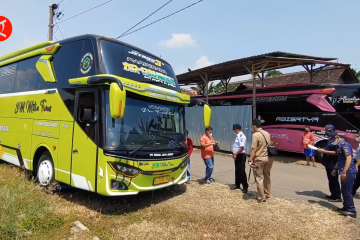 Pengecekan otobus laik jalan menjelang libur Lebaran