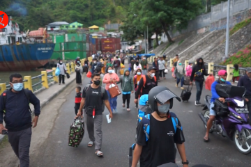 Ratusan pemudik mulai padati Pelabuhan Gorontalo