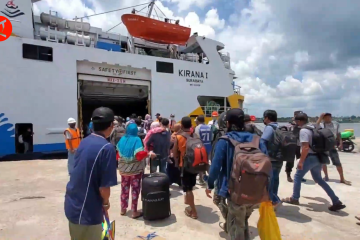 Ratusan perantau asal Pulau Jawa pilih mudik lebih awal