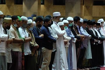 Antusiasme jamaah melaksanakan tarawih di Masjid Istiqlal Jakarta