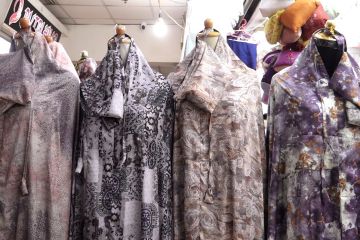 Bohemian Armani Silk jadi tren mukena 2022